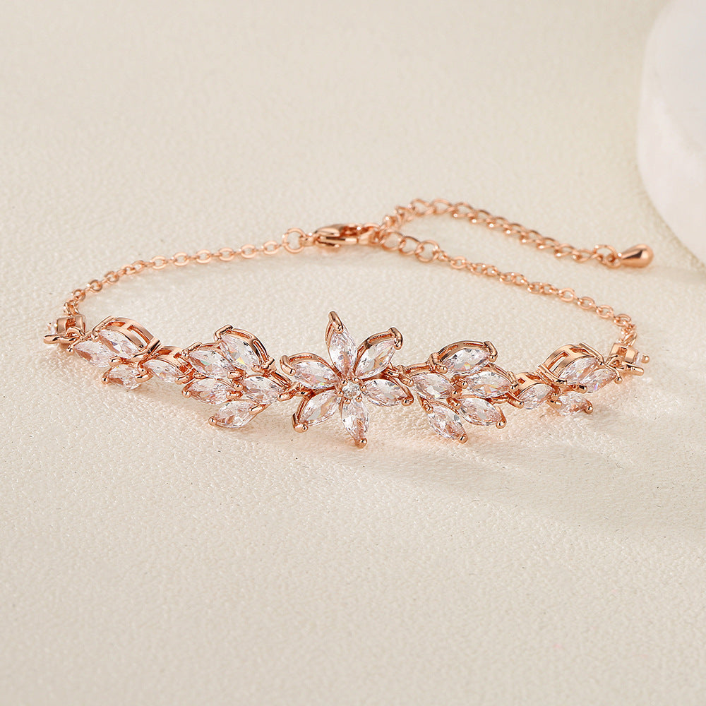 European And American Personalized Creative And Refined Flower Bracelet For Women